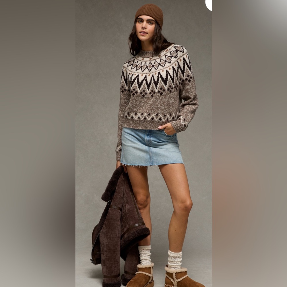 American Eagle snow stopper sweater small